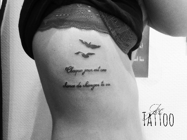 écritures, positive quote tattoo, birds tattoo, oiseaux en vol, tatouage positif, pensée positive, 